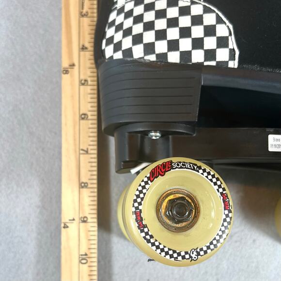 Circle Society Adjustable Roller Skates Unisex Youth Size 3-7 - Picture 9 of 11
